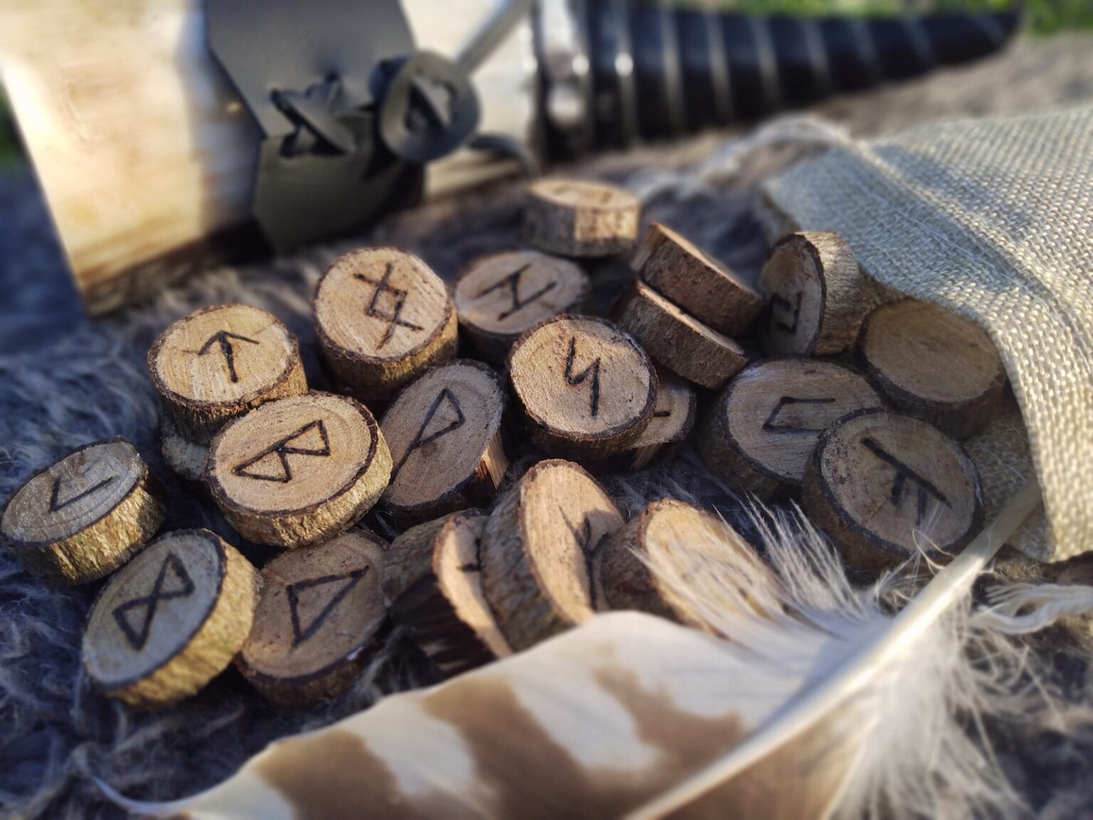 ¿Qué son las runas vikingas? Explorando su origen y significado
